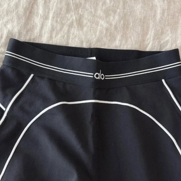 Airbrush High-Waist Heart Throb Legging & Small Size & NWOT - Picture 3 of 3